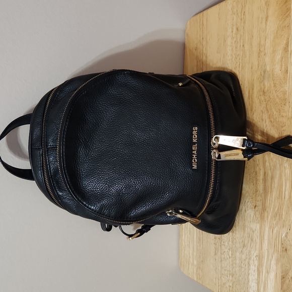 MK Backpack & Wallet Set - Picture 2 of 13